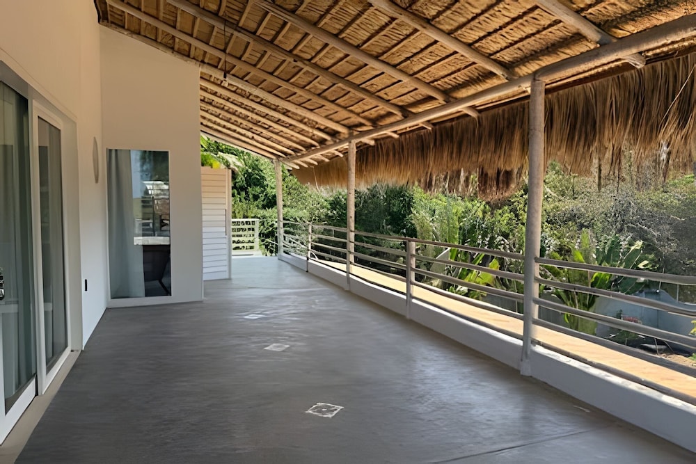 Oceana Suites Casa Algaroba