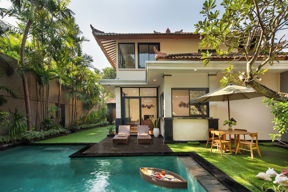 Red Lotus Villa Seminyak