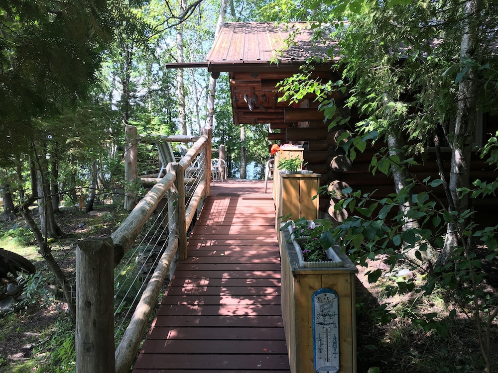 Grey Wolf Lodge