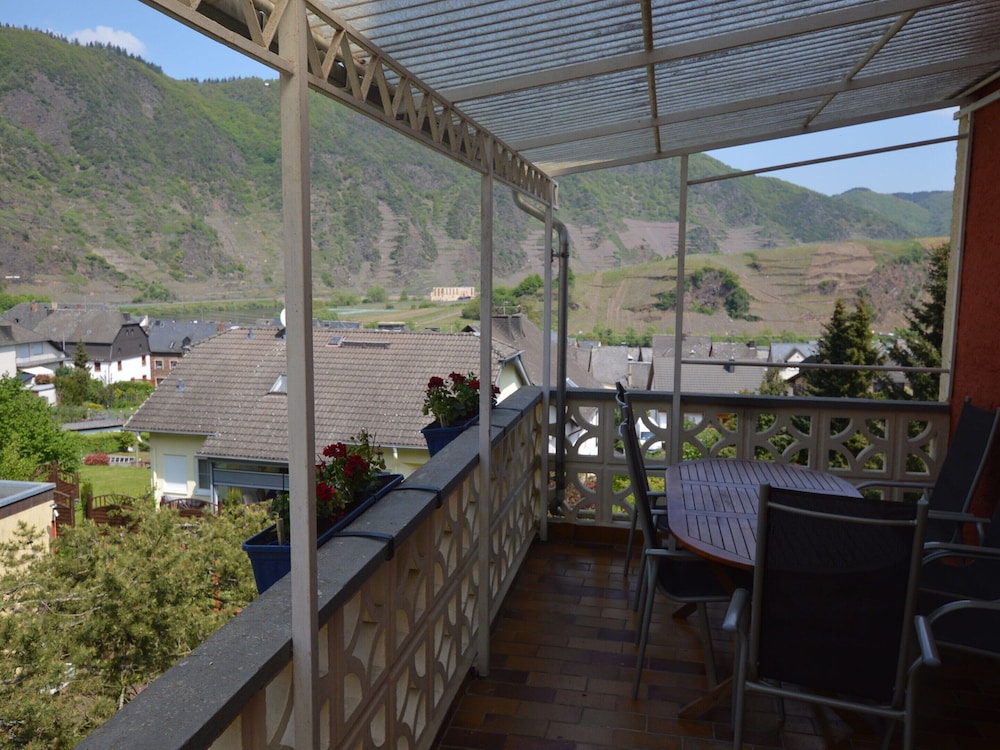 Comfortable Holiday Home Near Vineyards in Bremm