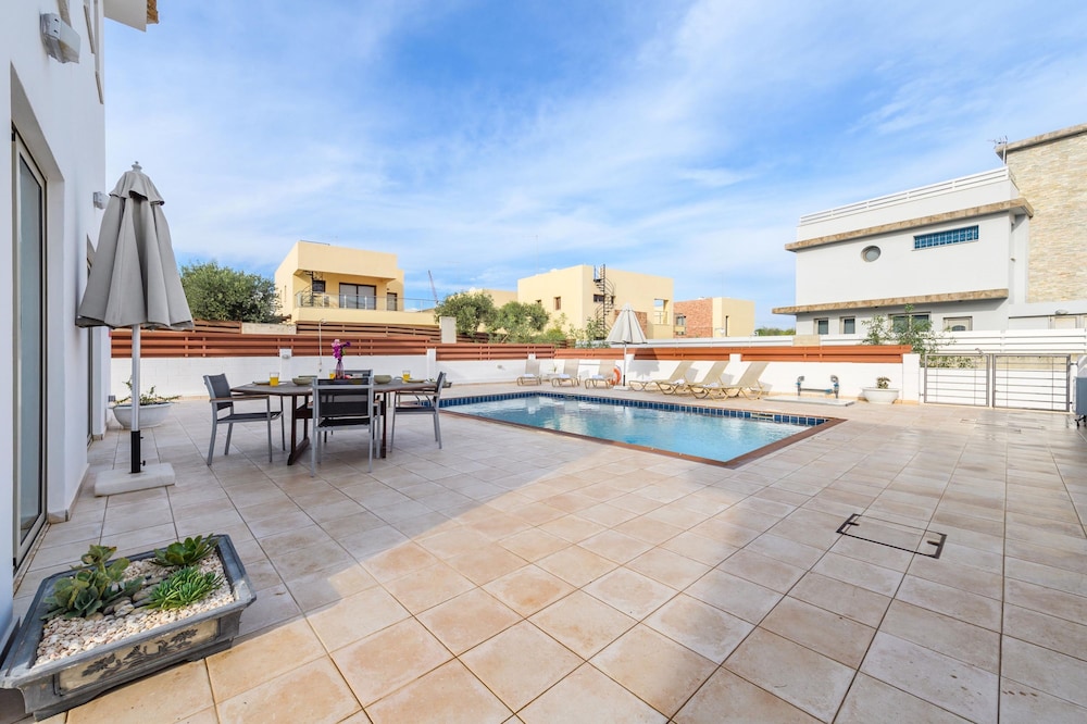 Sunrise Bay Villa 1