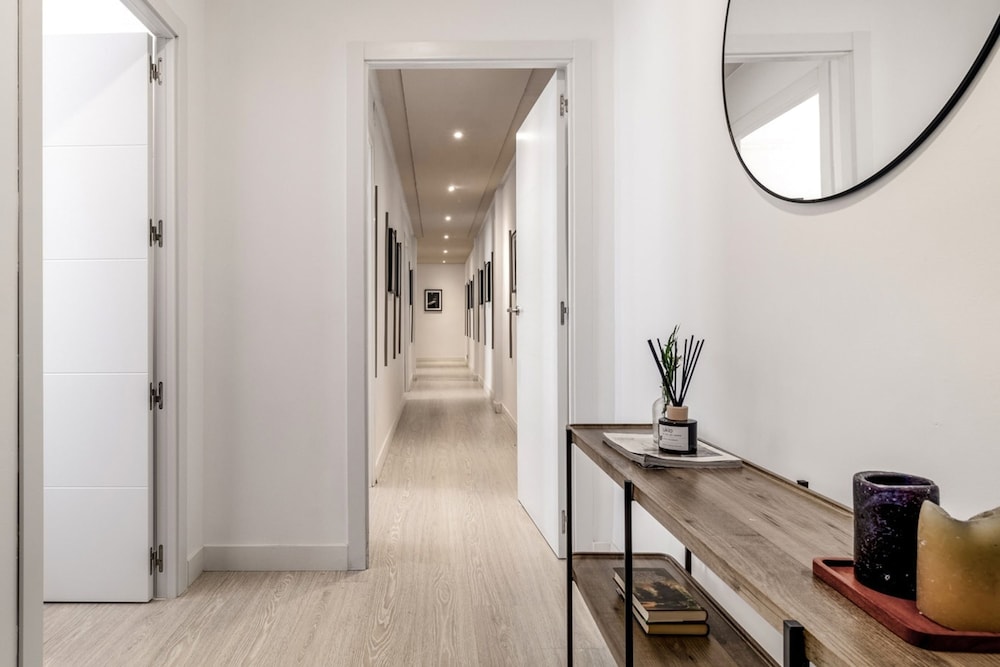 Paz - 4 Bedrooms and Terrace in Castellana