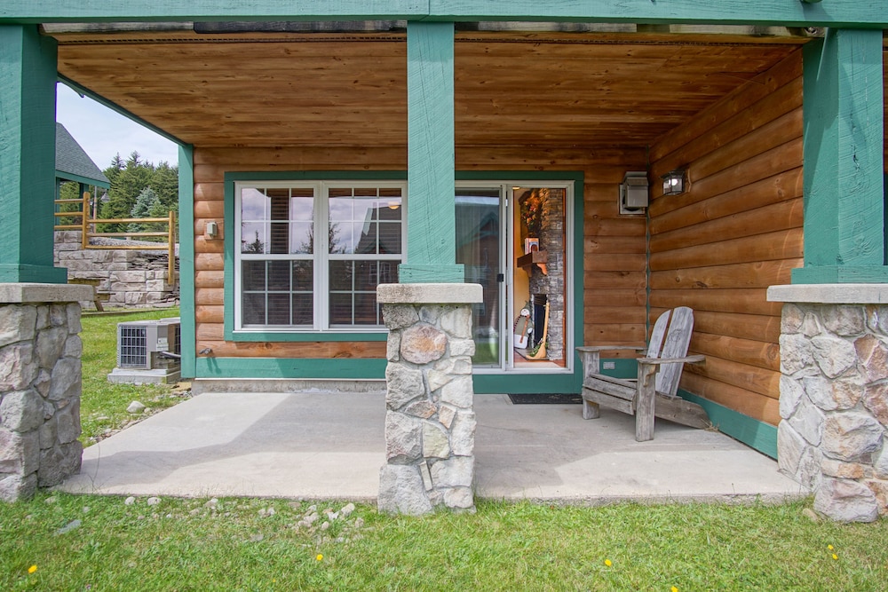 Camp 4 # 11: 3 Bedrooms + Bonus Sleeping Den, 3.5 Baths: Slope Side