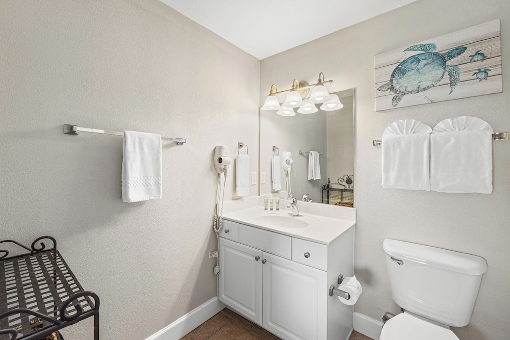 Tidewater by Book That Condo