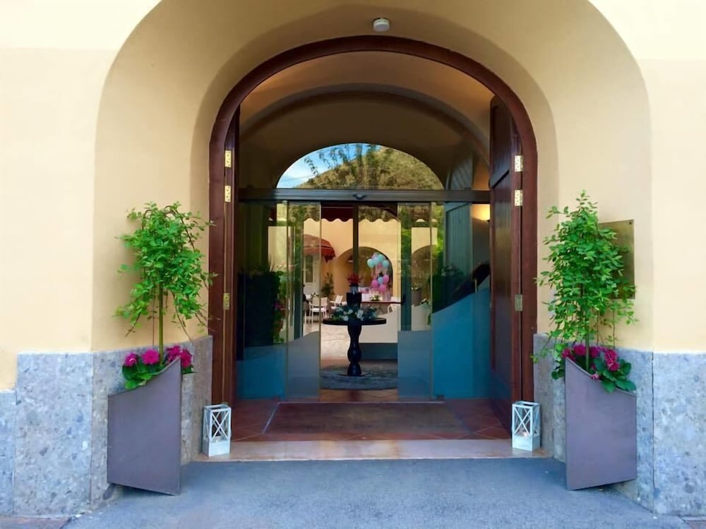 San Leucio Resort