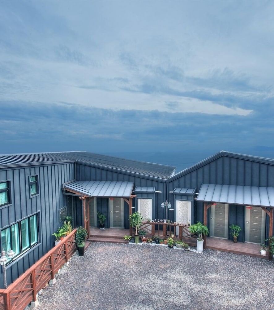 Healing View Pension