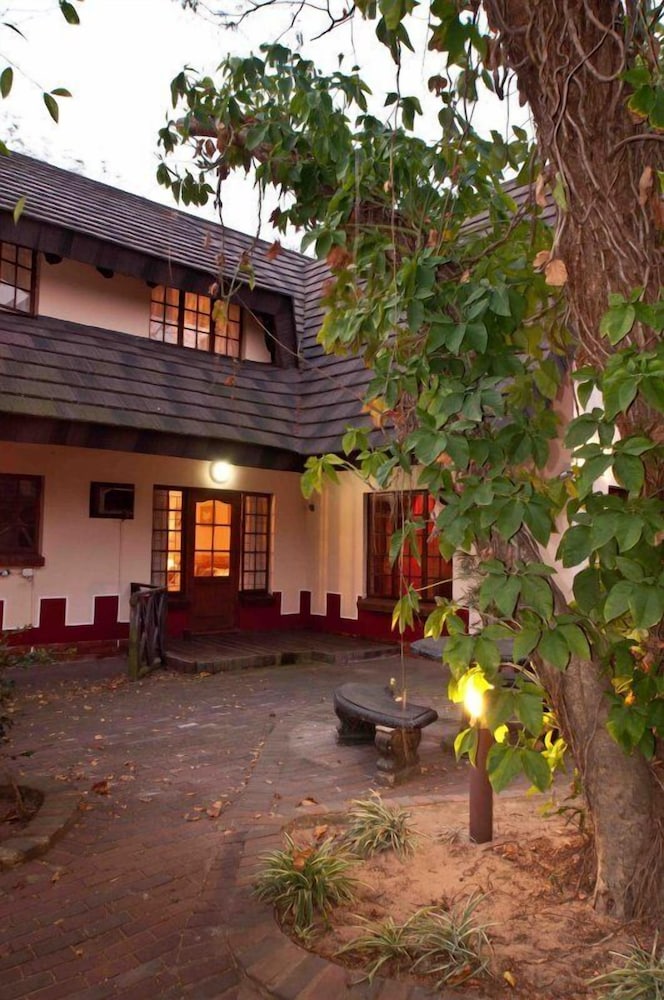 Woodpecker Inn