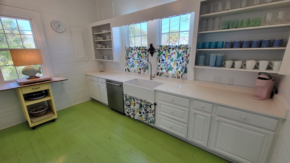 Twelve Palms Cottage by Tybee Vacation Rentals