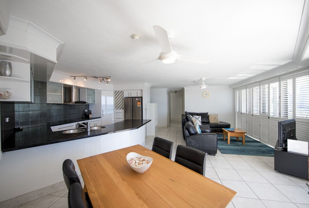 Main Beach Vacations - Bougainvillea Luxury Apartments - Property Image 12