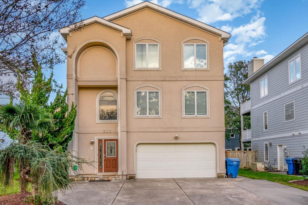 Sea La Vie Large and Updated Within Walking Distance to the Beach view 5