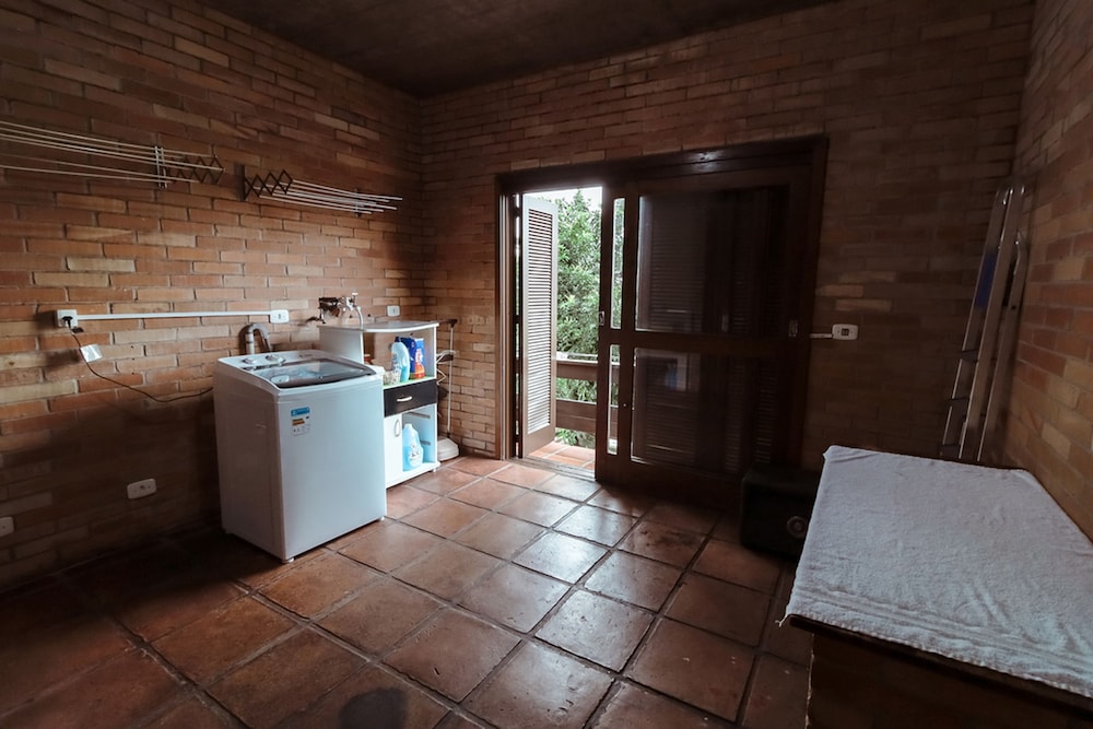 Tima Casa Ampla em Localiza o Privilegiada