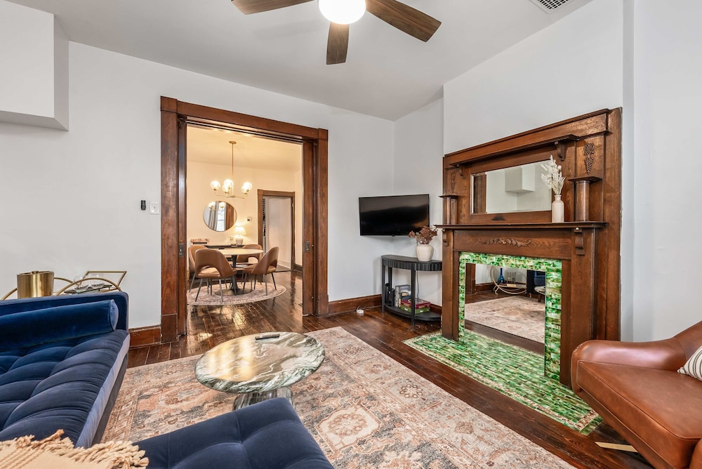 German Charm Suites Sleeps 8!
