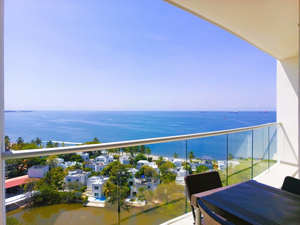 Apartasuites Sierra Beach - Vista al Mar