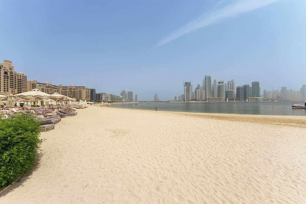 Marco Polo - New Studio | Private Beach | Infinity pool With View