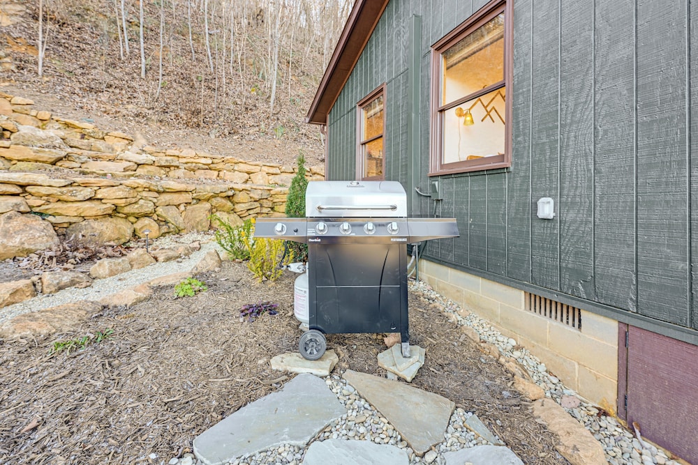 Sauna + Views: Private Franklin Cabin on 10 Acres