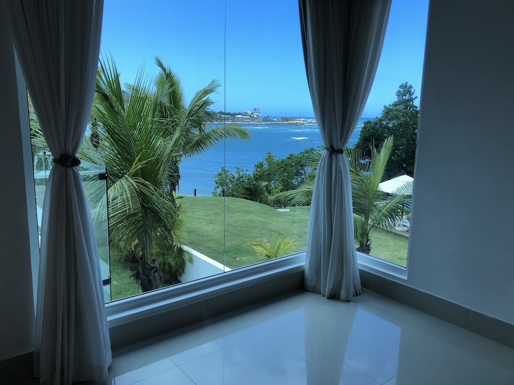 Newly LUXURY designed villa