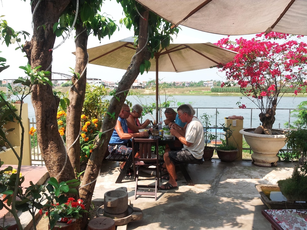 Homeland River Homestay