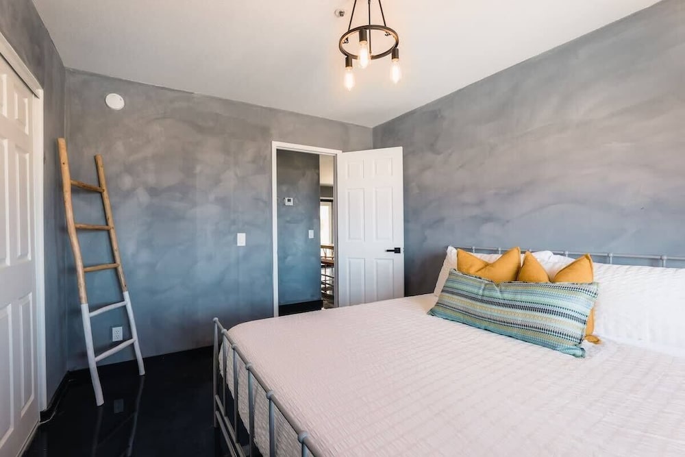 @ Marbella Lane - Zen-like Ambiance 3BR Home in JT
