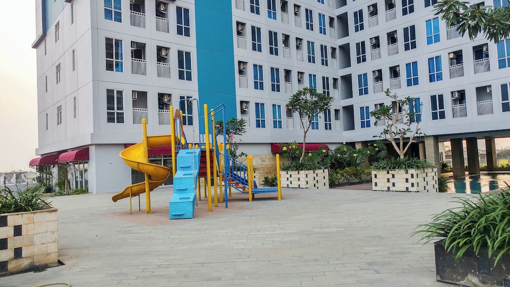 Good Deal And Restful Studio Grand Dhika City Apartment