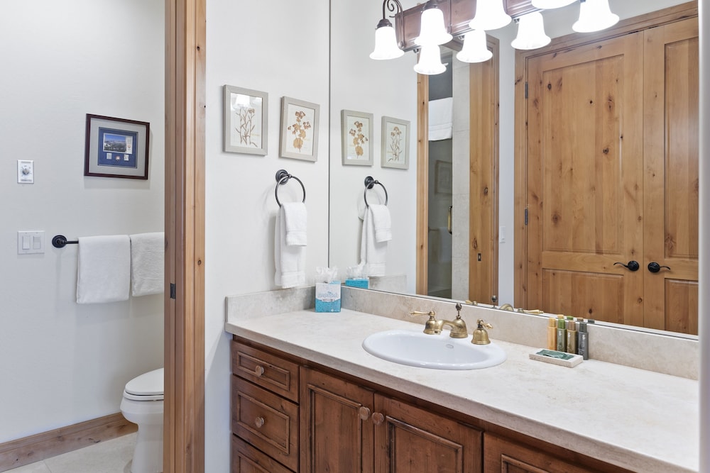 Bellemont Home at Deer Valley Resort - 6 Bedroom Home with Hot Tub #8 6 Home