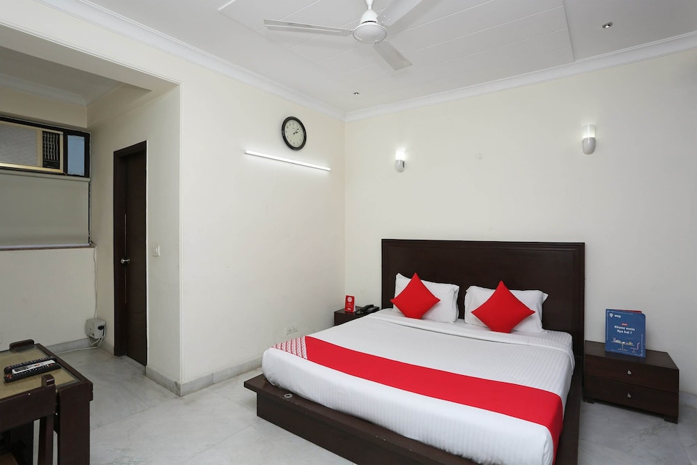 OYO 15822 Ryan Residency