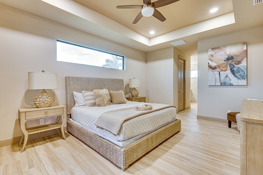 Outdoor Oasis: Spacious Family Home in Cape Coral!