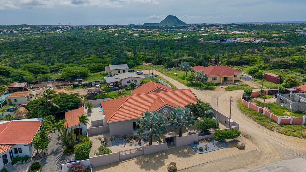 Central 4br3ba Villa w Ocean Views Private Pool
