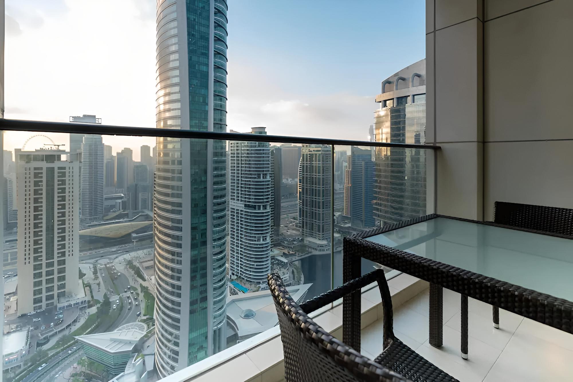 Cozy 2bdr in Jumeirah Lakes Towers