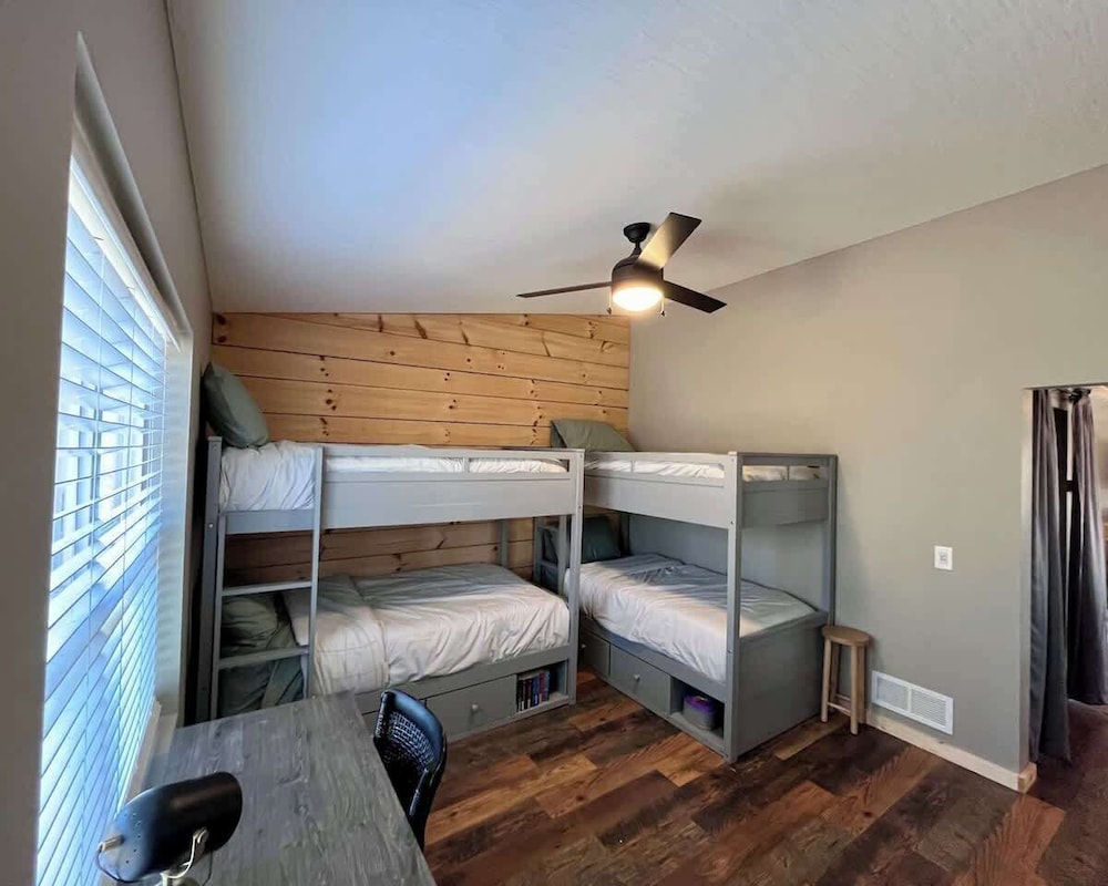 The Treetop Retreat Family Getaway in Scenic Hocking Hills