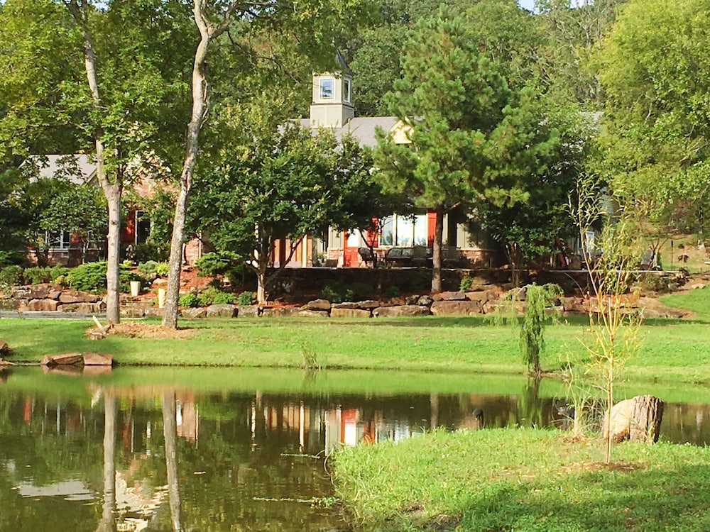 BarDew Valley Inn