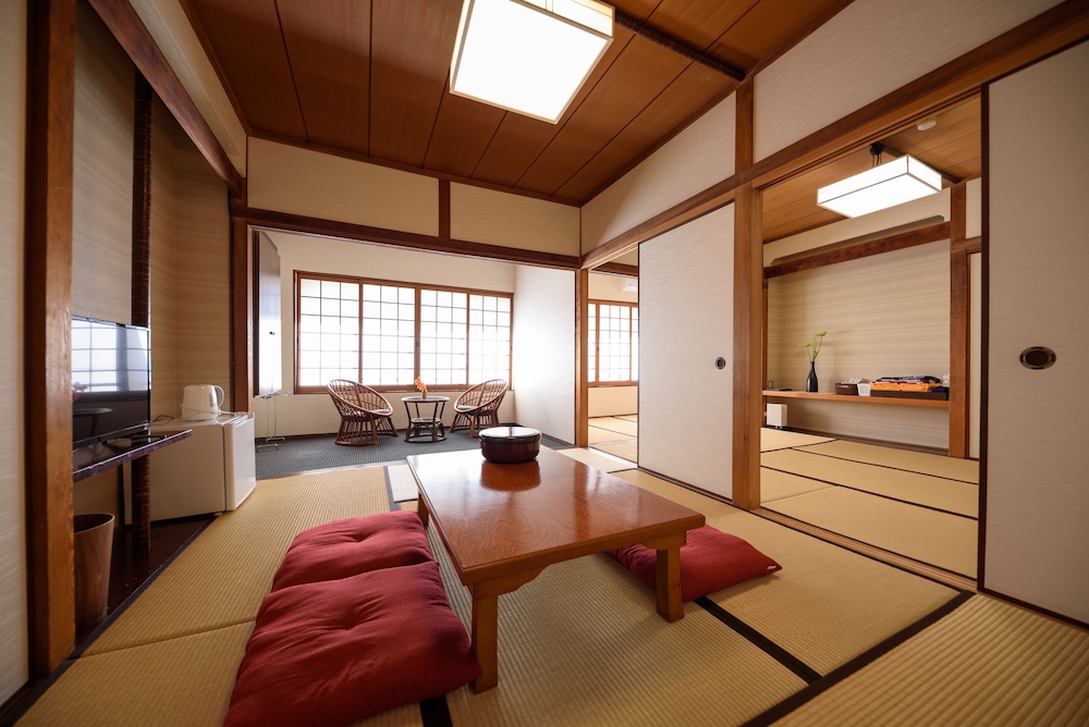 Yufuin Ryokan Okaeri