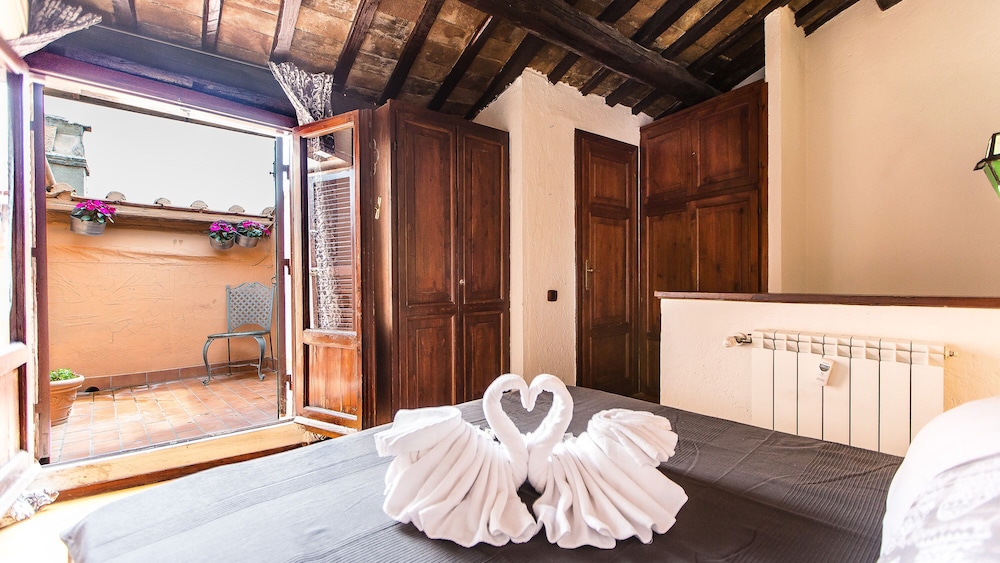 Rental in Rome Arco della Ciambella Penthouse