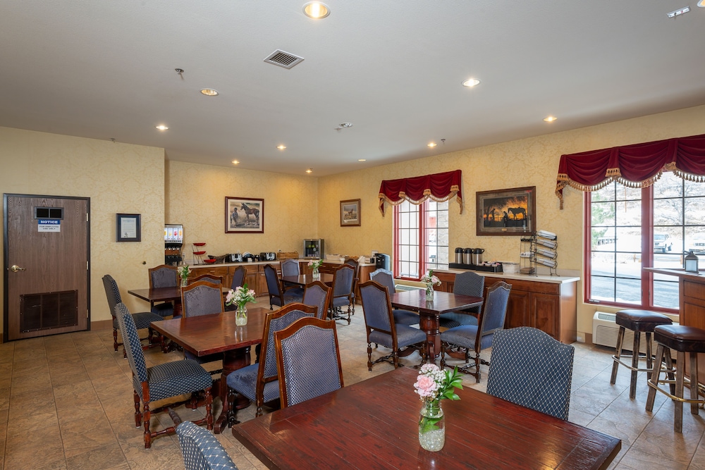 Silverland Inn and Suites - Property Image 11