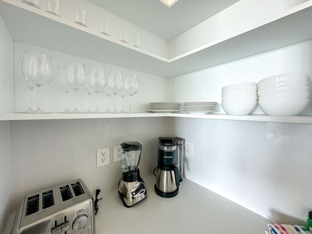 2BR Iconic Oceanfront Escape
