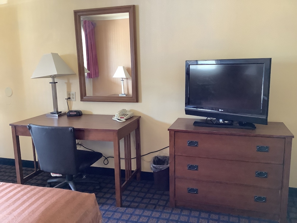 Dodge City Vacations - Silver Spur Vintage Inn  Suites - Property Image 48