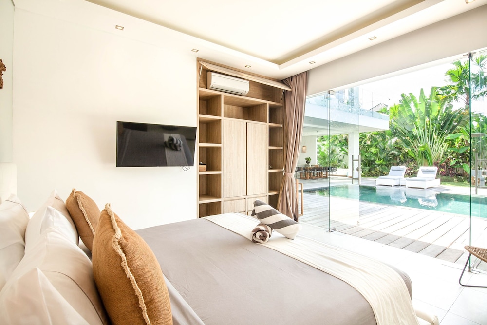 Niko 2 R New Villa Close to Finns Beach Club