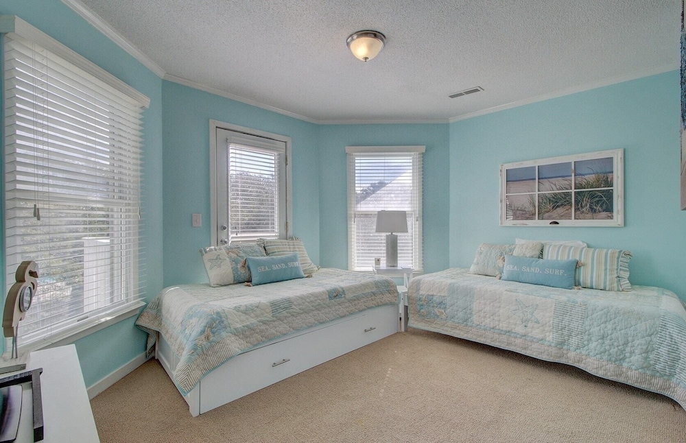 54 Pelican Bay by Avantstay Steps From Beach + Community Pool view 2