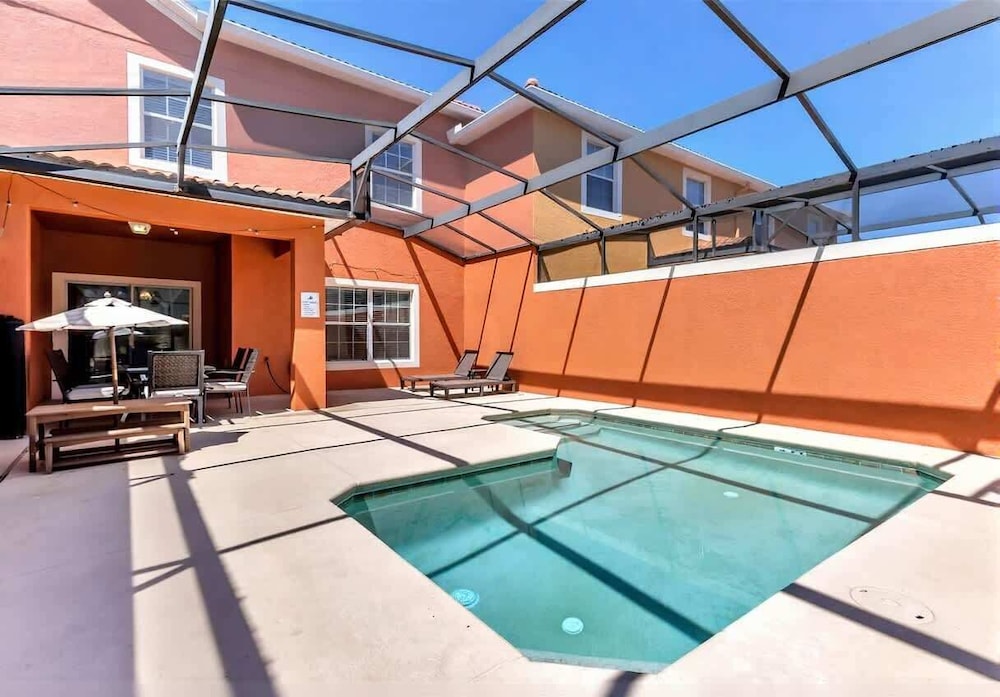 Paradise 4Bd w Private Pool Waterpark 8951