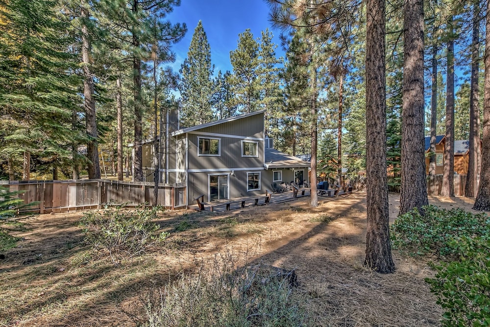 121m The Meadow Drive Home 5 Bedroom Home