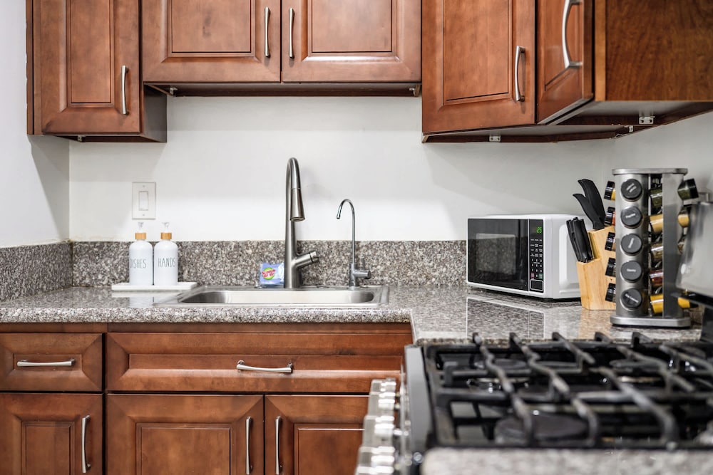 Spacious & Bright Home Fully Equipped