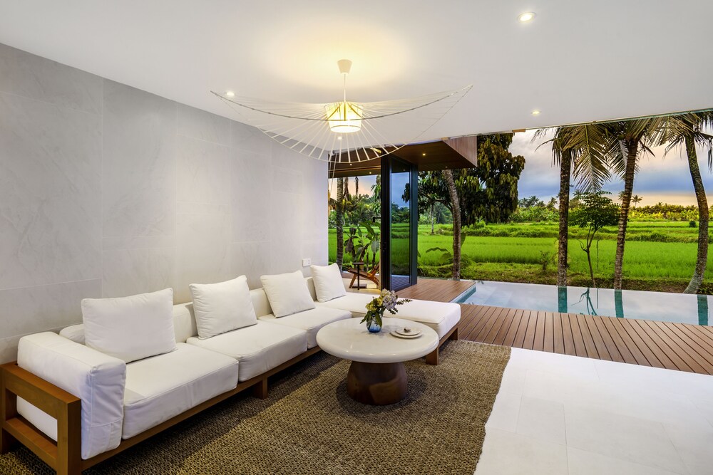 Green Flow Villa 18 view 4