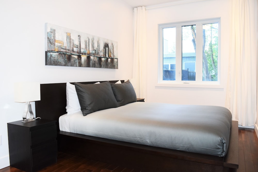 LMVR - LuxApt 3 - 7 bedrooms 2 bathrooms