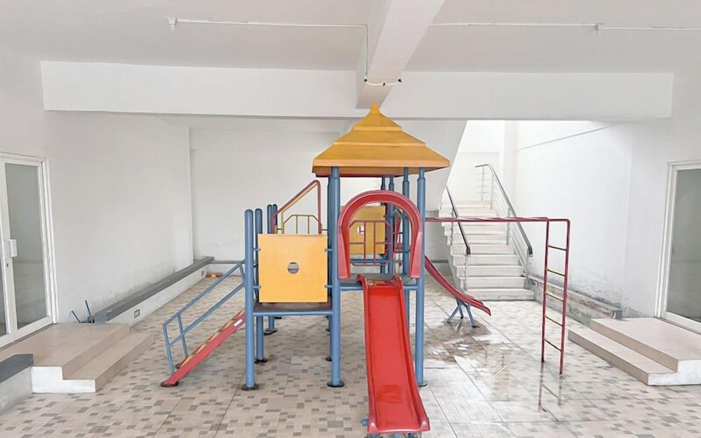 Pleasant And Good Location Studio At Bale Hinggil Apartment