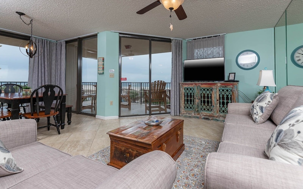 Phoenix East 211 3 Bedroom Condo