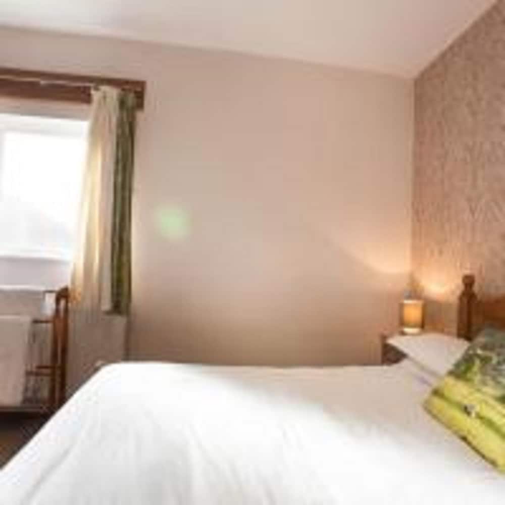Ladybower Inn