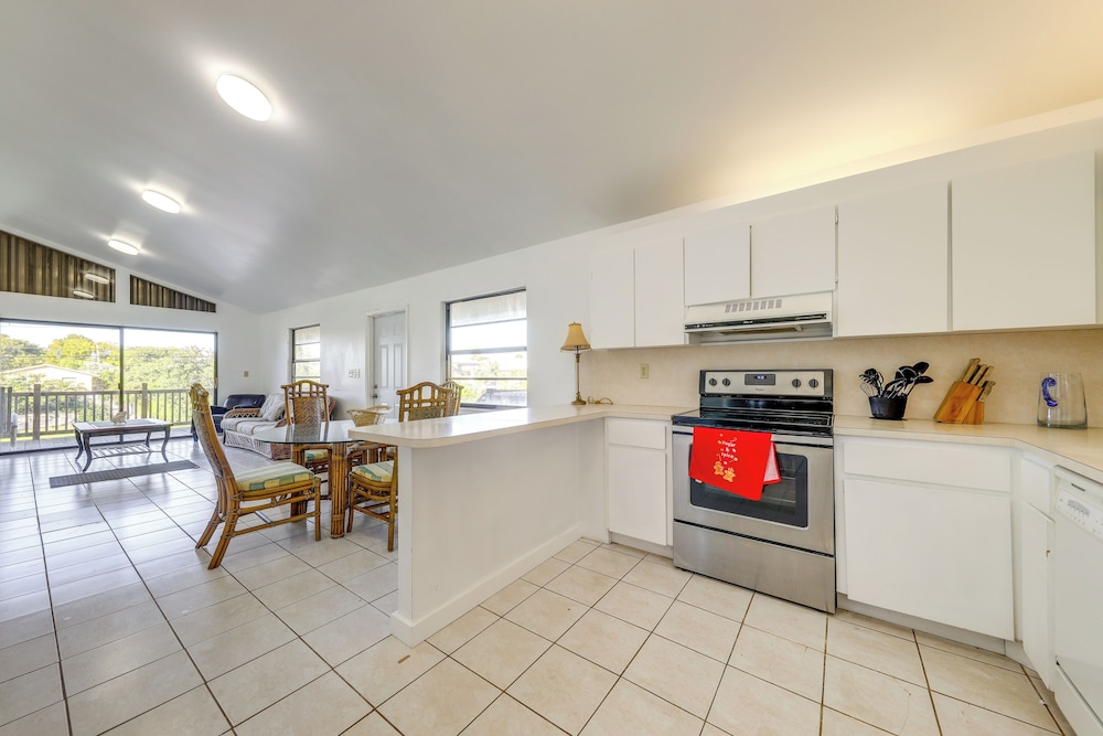 Half Mi to Marina: Apt w/ Pool Access in Key Largo