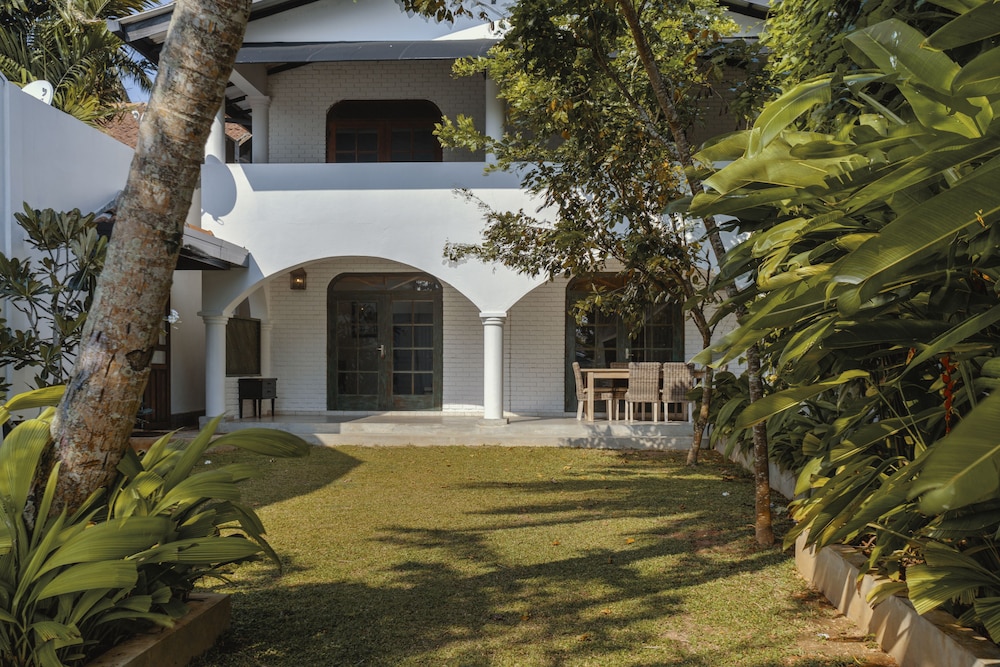 Villa Republic Bentota