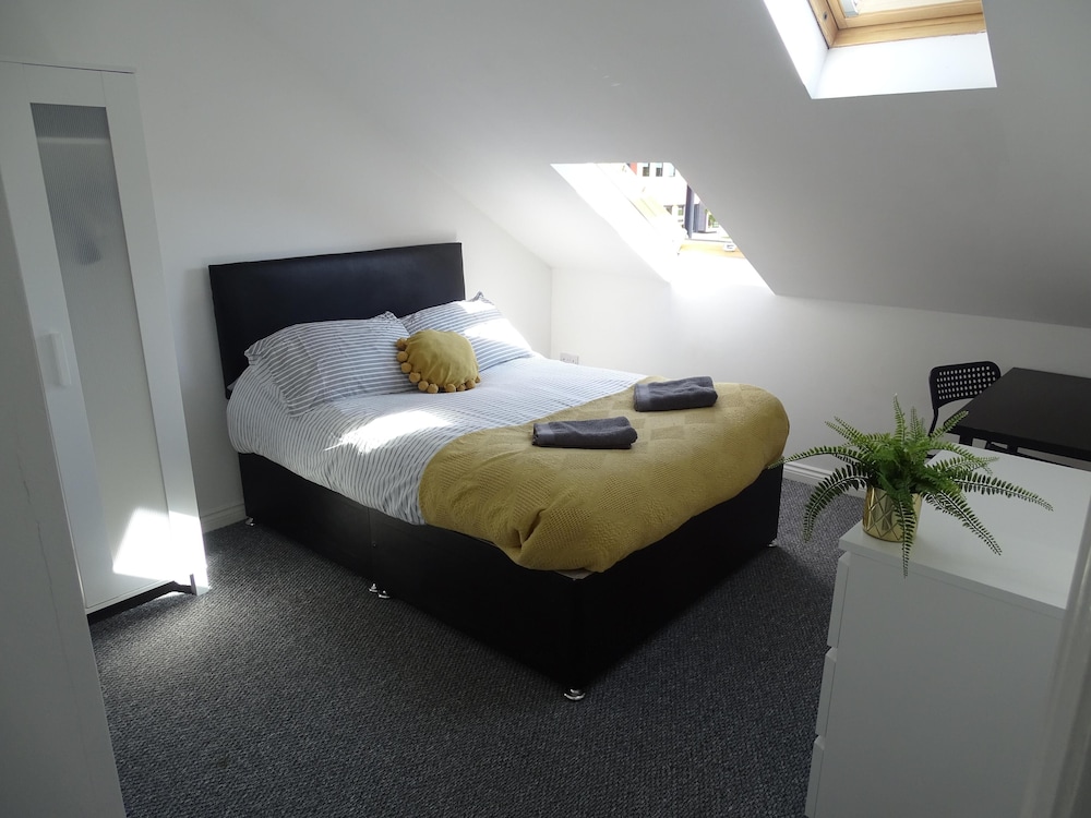 Perfect Location for City Centre-university view 4