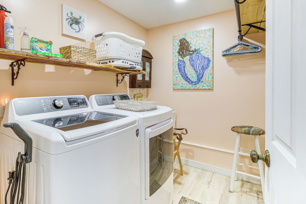 7 Mi to Kitty Hawk Pier & Beach: Studio w/ Patio!