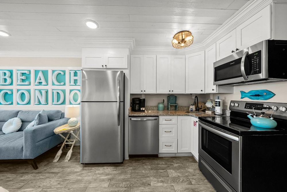 Beachfront Studio Condo - Top of the Gulf 317